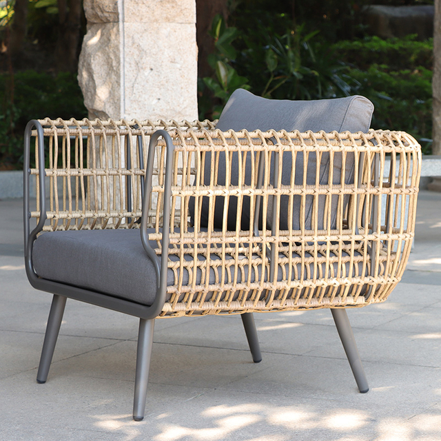 Індивідуальний ротанговий диван для сонячної кімнати